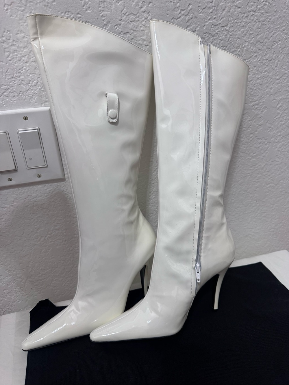 Agent Provocateur White Patent Knee-High Stiletto Boots new never worn